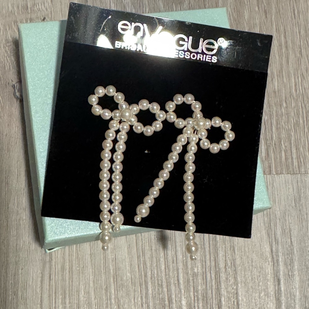 Adorable Bow Pearl Earrings